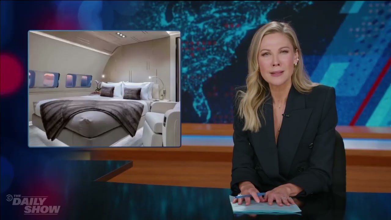 $70 Million Love Jet for Kristi Noem?! 😂 Desi Lydic Reveals 🔥 Noem’s Plane ✈️ Virtual Tour