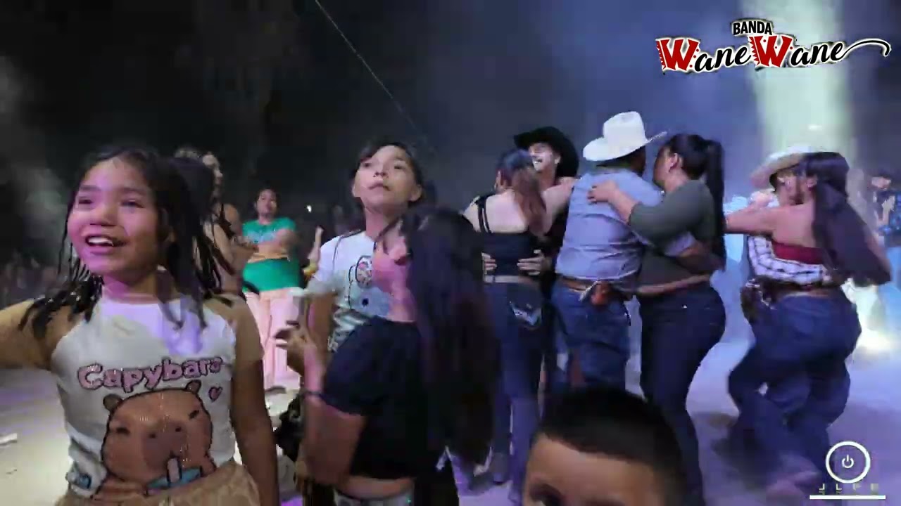 WaneMania en Manila - La Ingenua ♫ Tumbando Caña ♪ Popurrí de Rock