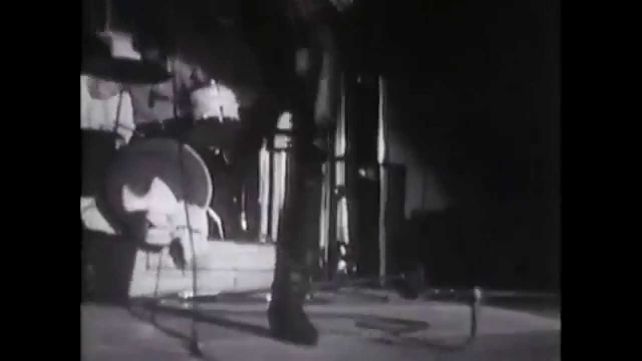 Джим Моррисон шаманский танец London, The Roundhouse 2nd set 1968 09 06 720p