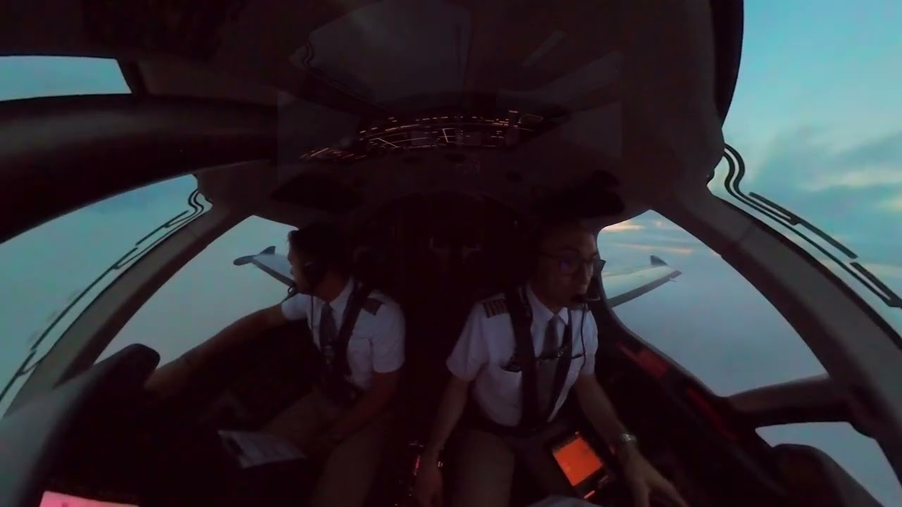 Dusk and night flight from LAVAL to ORLEANS ( LFOV-LFOZ)