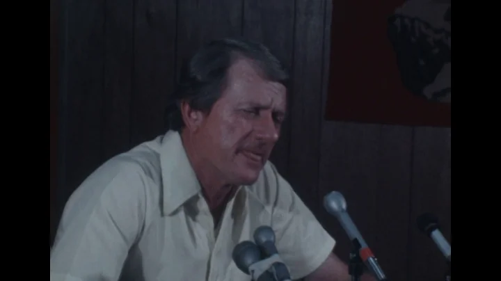 1976 Frank Broyles pre-season press conference