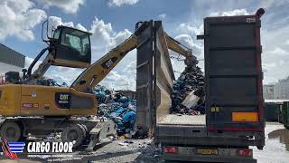 Moving floor trailer: transports waste and scrap metal