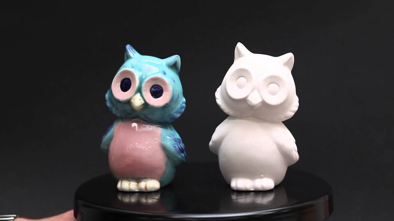 PB135 Owlet bisque