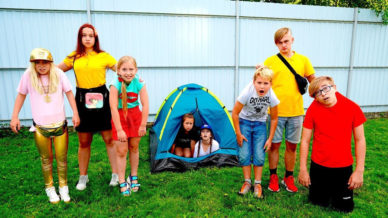 ΠΛΟΎΣΙΟΥΣ ΜΑΘΗΤΈΣ vs ΝΈΩΝ ΔΑΣΚΆΛΩΝ 😜 Περιπέτειες εφήβων στην κατασκήνωση | Τρελο Οικογένεια