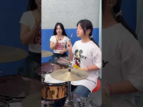 那么动感的音乐你喜欢吗？#海伦架子鼓#星概念架子鼓 #北国之春@DOU+小助手