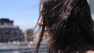 Muchacha en la ventana