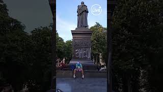 &quot;ЗНЕСИ&quot; В Одесі розмалювали пам&#39;ятник Воронцову!