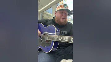 Luke Combs - 5 Leaf Clover (Acoustic Video)