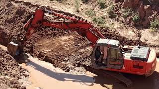 Wow Hitachi Excavator working in Water to separate the soil very interesting video watch till end