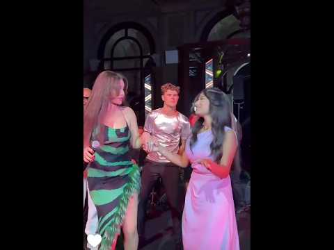 بنت نهي نبيل تفاجئ الجميع علي المسرح بالرقص مع هيفاء اشتراك 