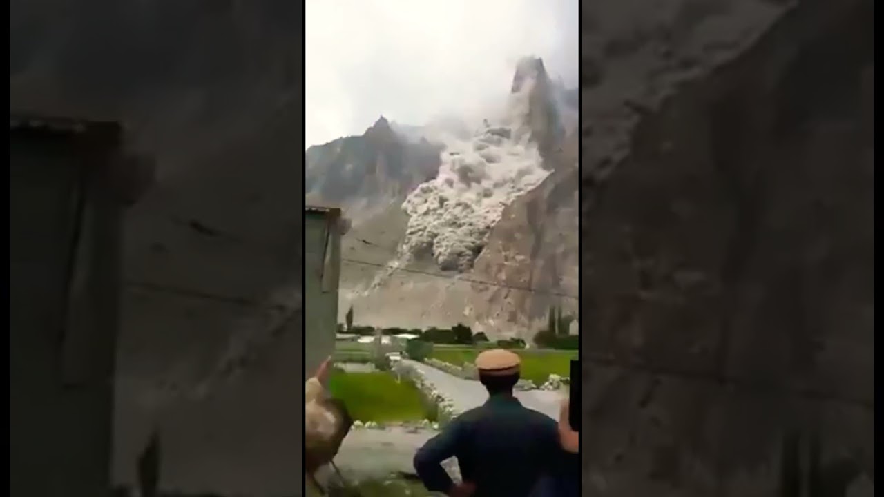 Landsliding AttabadLake Hunza Valley 😥