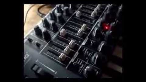 MiniBrute VS Micro -  con moerenhout