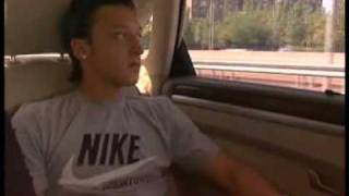 Real Madrid : Primer Dia De Mesut Ozil