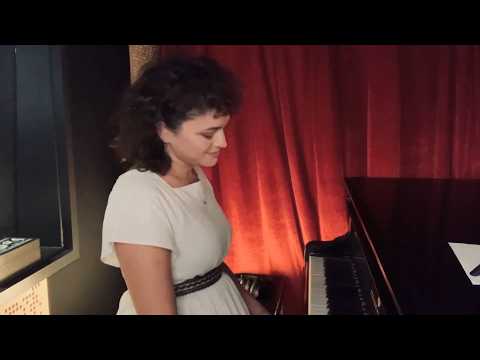 Norah Jones - Picture in a Frame (Tom Waits Cover) - Live at Home