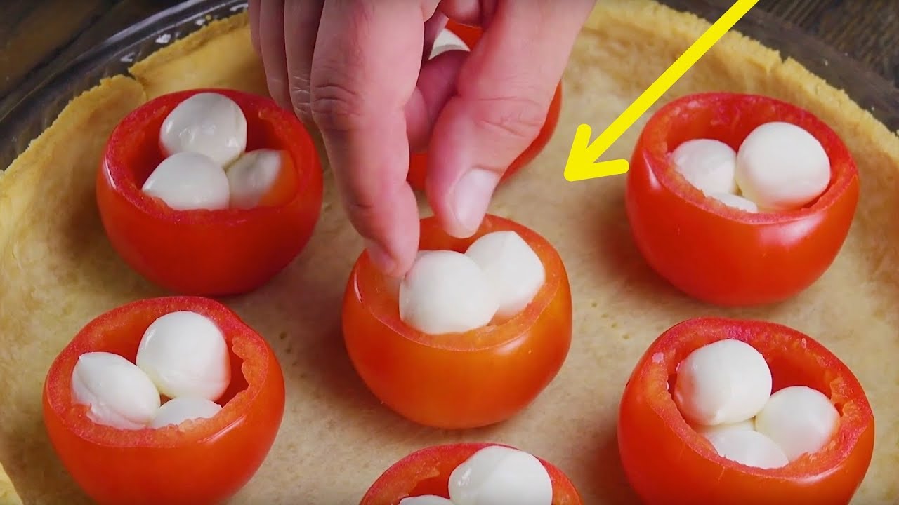 ⁣Из этих помидоров буквально выливается море вкуса. Гениально и просто!