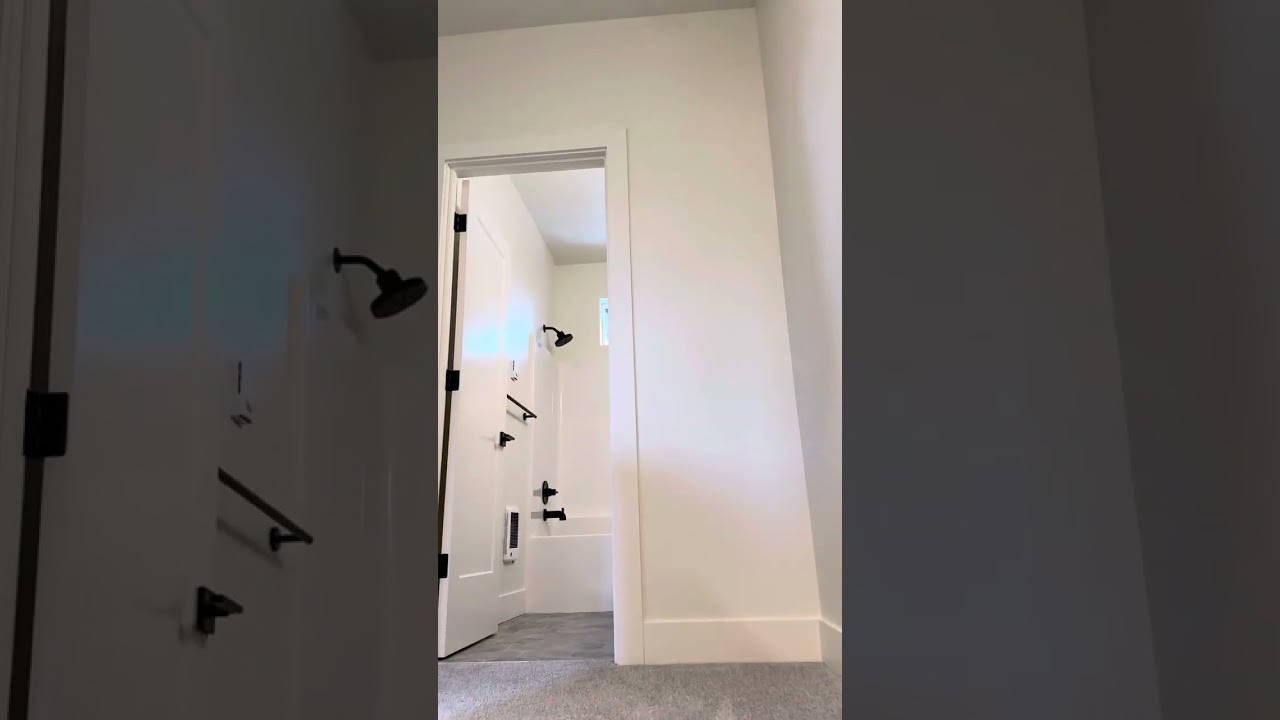 6417 N Greeley Ave #4