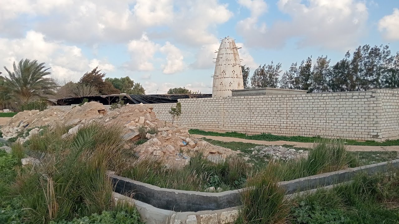 منزل وزريبه وأرض زراعية للبيع مساحه 5 فدان للتواصل محمود للتسويق العقاري 01010150636