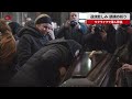 【速報】遺族悲しみ、鎮魂の祈り ウクライナで軍人葬儀