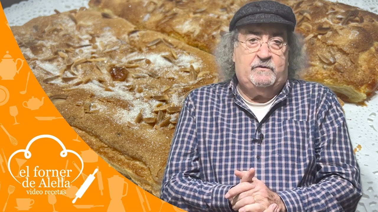 Coca de Llavaneras con almendras