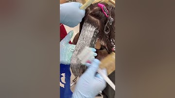 Kỹ thuật uốn nhuộm 2 in 1 xoăn hippie trên dòng sản phẩm uốn nóng thông minh Bomane Bomane