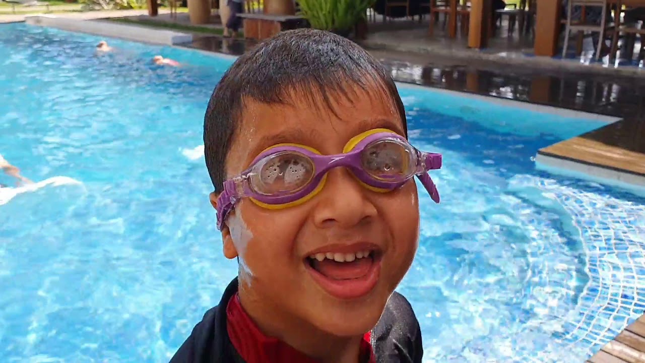 Liburan Akhir Tahun Hadi & Keluarga Di Banyuwangi (Part 2) // Malam Tahun Baru Hadi Ngapain Ya?? 🤔