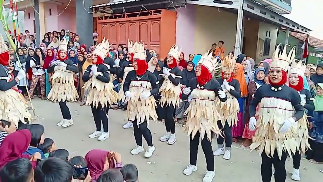 lomba Gerak Jalan tema Rok Wiru | Rt 07/ Rw 01 Desa Bukateja