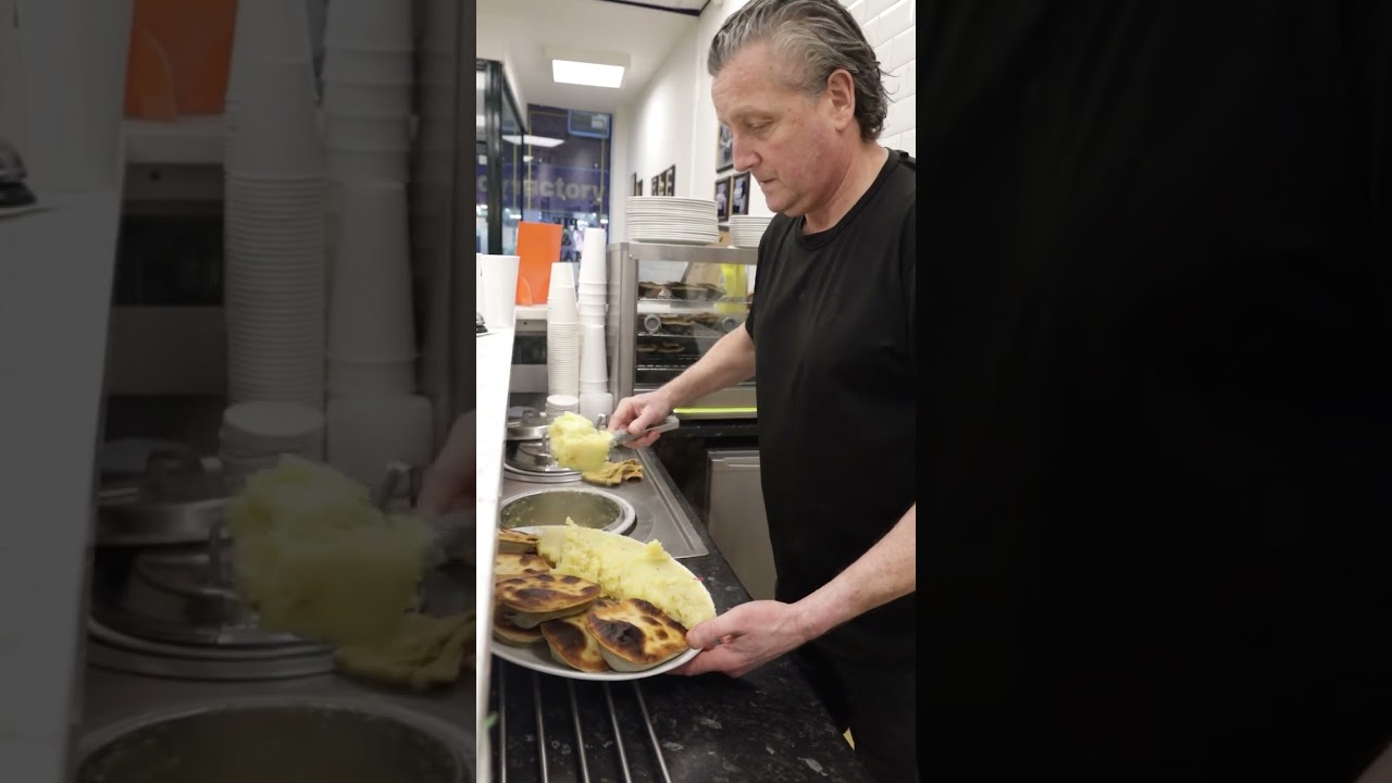 8 PIE. 8 MASH. 8 LIQUOR - 25MINS TO BEAT!