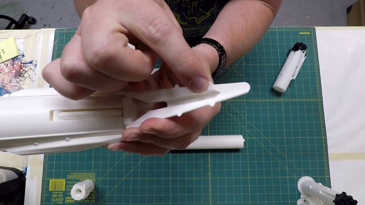 Falcon Heavy Model Overview and Build