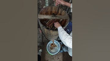 Centrifugal honey spinner operation