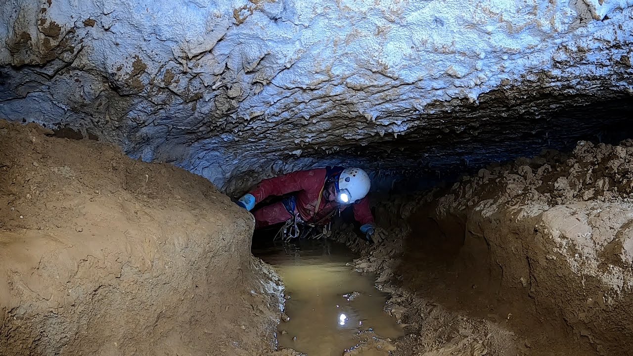 DE L'AUTRE CÔTÉ DE LA BALME A COLLOMB  : la grotte PINCHERIN (Mont Granier, 73)