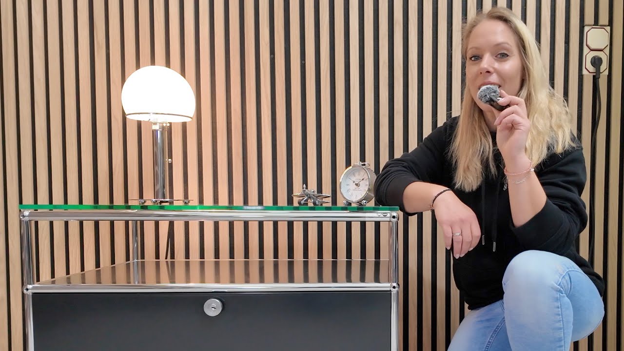 USM Haller Lowboard mit Klapptür und 150 mm Glasreling graphitschwarz