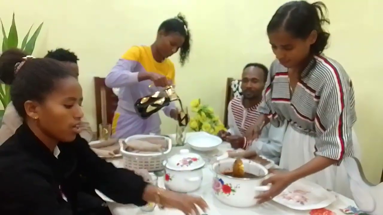 Baga bara haaraa 2018 Nagaan Geesan sirna nyaataarra jirra koottaa hirmaadhaa💓💓