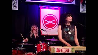 Death Valley Girls - Watch the Sky (Live at The Record Exchange)