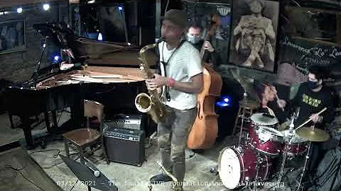 Bryant's Solo on I'll Remember April at Smalls  02...