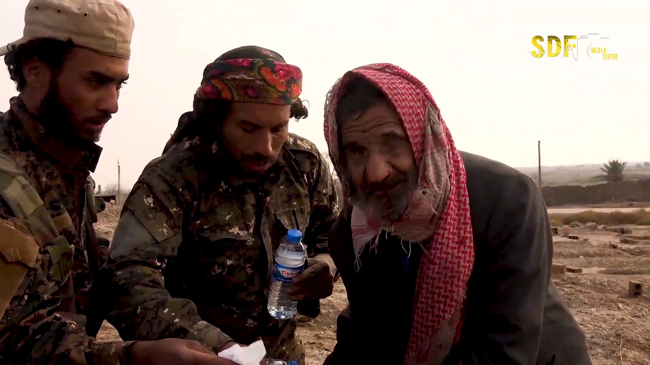 قوات سوريا الديمقراطية تؤمن خروج مدني من مناطق سيطرة داعش