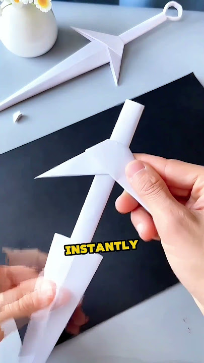 This Guy Folds an Origami Kunai! 😍