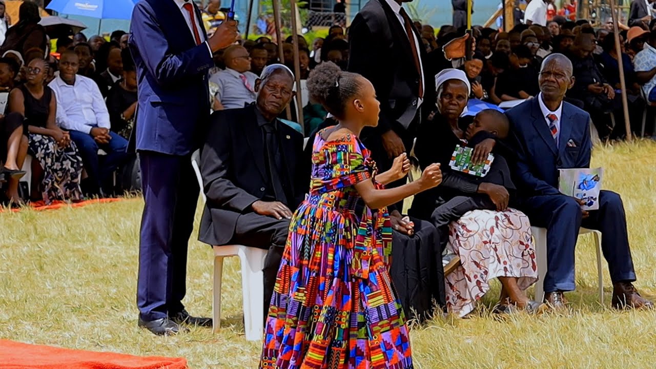 Star Moraa live perfomance at Ezra Obiero Burial