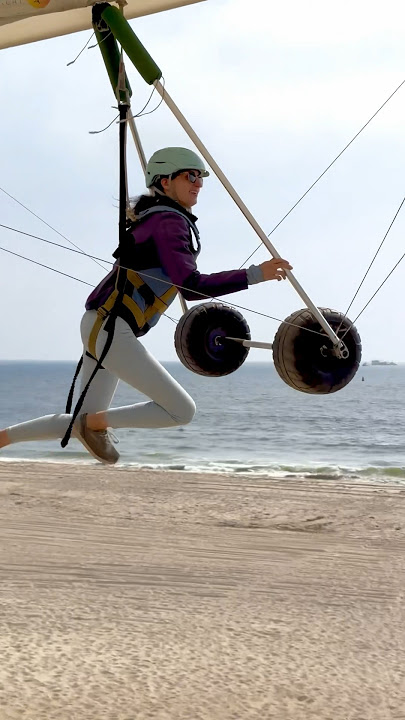 My very favorite way to launch a hang glider 😍 #hanggliding