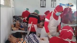 Tim PKK Adakan Sunatan Massal di SMAN 3 Palopo