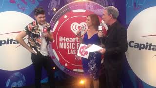 Niall Horan  loves Thomas Rhett like we do!!