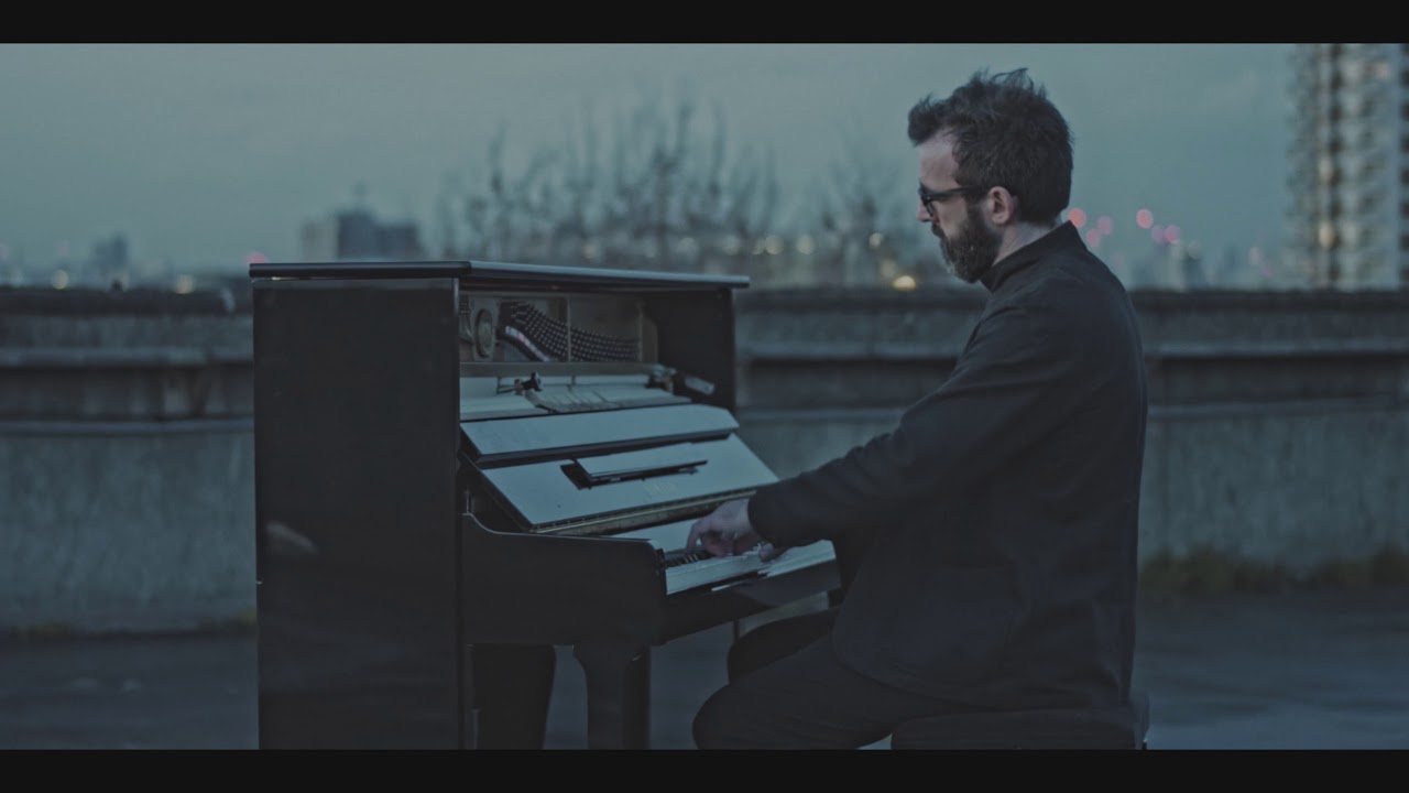 Mira Neil Cowley - Grace en YouTube Mira Neil Cowley - Grace en YouTube