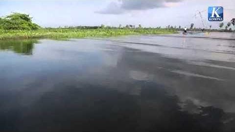 Desa Terapung di Ujung Senja