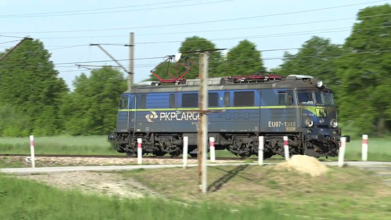 Электровоз EU07-1518 близ ст. Сендзишув / EU07-1518 near Sedziszow