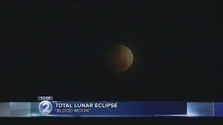 Crowds gather at lunar eclipse viewing parties