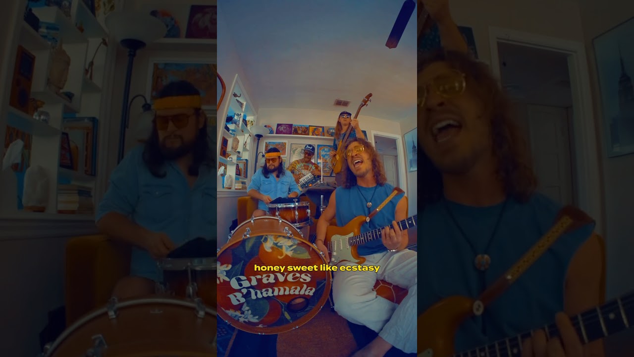 🍯 Something Sweet is out now! 🍯 auf YouTube ansehen 🍯 Something Sweet is out now! 🍯 auf YouTube ansehen