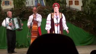 &quot;Яблуневий цвіт&quot;. Пісня &quot; Прилетіла ластівка&quot;. Ukrainian song.