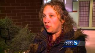 Holiday rush begins, consumers frantically pack grocery stores