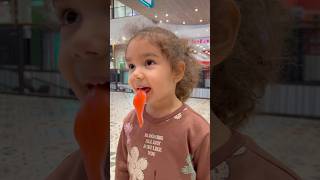 Jelibon Dilini Ağzından Yere Attı Şfetbeniöneçıkar