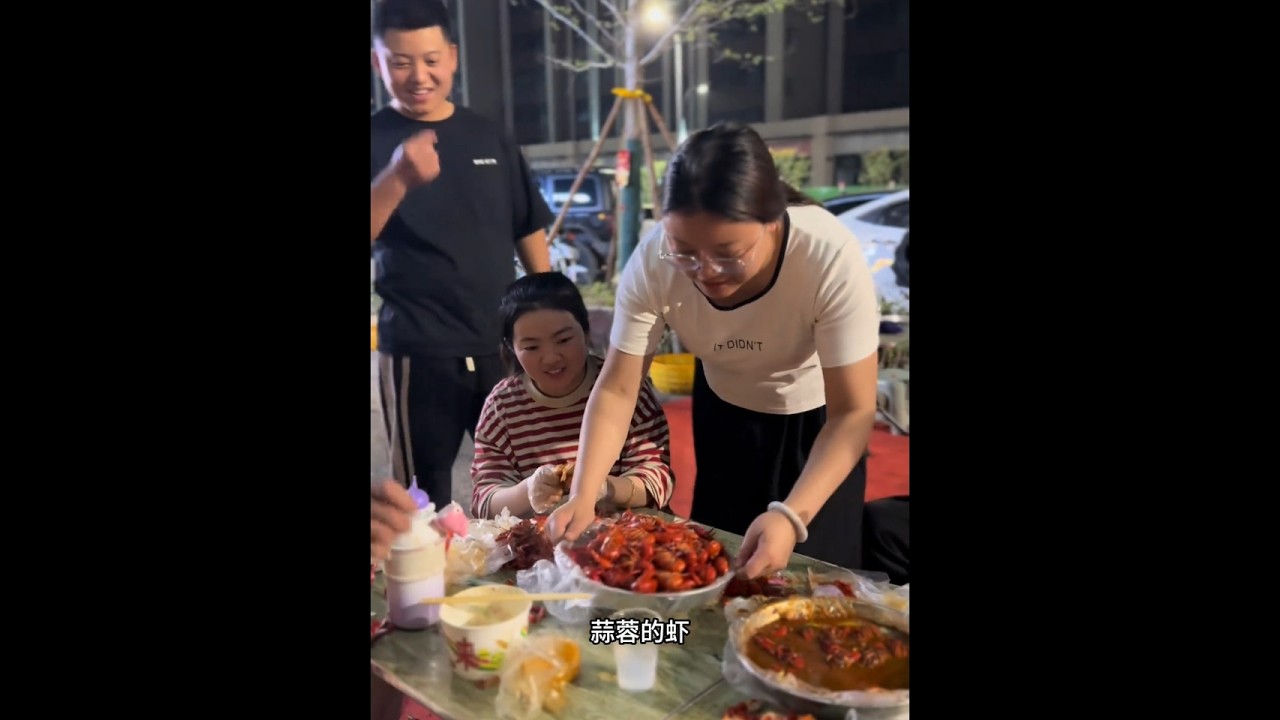 今天爸爸说感谢我们请我们吃饭，又怎能让爸爸请客呢，长大后才明白，父亲的沉默里藏着最绵长的爱。今晚，换我买单，陪老爸好好唠唠！#农村生活