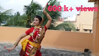 Hello friends, welcome back to my channel. today i am performing a
rabindranritya on the song "bodhu kon alo laglo chokhe" from famous
dance drama chitra...